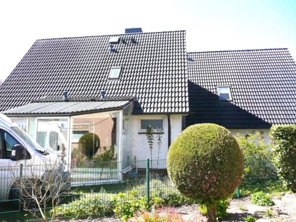 Immobilie in Hemdingen -  25485 Hemdingen  Einfamilienhaus mit Anbau 2. Wohnung alternativ Arbeiten - Büro möglich , Wintergarten  , Carport  und Gartenteich , 30 `er Zone .   - Bild 2