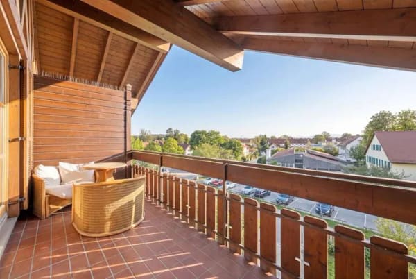 Immobilie in Peißenberg - Freistehende Dachgeschosswohnung mit überdachtem Balkon - Bild 0
