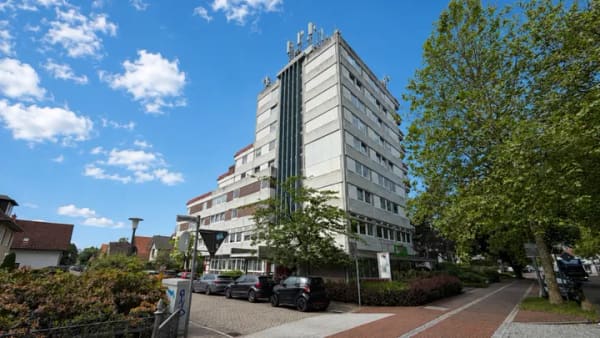 Immobilie in Oldenburg - Gepflegte 2-Zimmer-Eigentumswohnung im 2. OG mit Schwimmbad und Sauna in attraktiver Lage – in OL - Bild 1