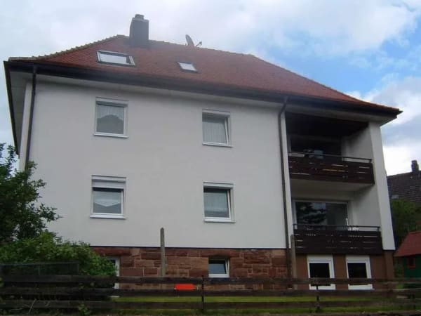 Immobilie in St. Georgen im Schwarzwald - 2 ½ Familienhaus in zentraler, ruhiger Süd- und Aussichtslage in St. Georgen/Schwarzwald - Bild 0