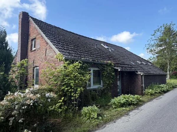 Immobilie in Jever - Sanierungsbedürftiges Einfamilienhaus in ruhiger Lage  - Bild 0