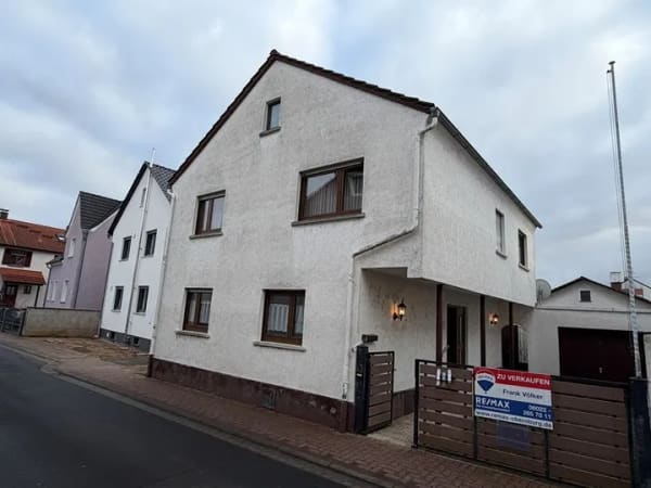 Immobilie in Karlstein am Main - Keine Käuferprovision! Kaufen Sie ab € 939,- mtl.* / EFH gr. Garten & Garage ! - Bild 1
