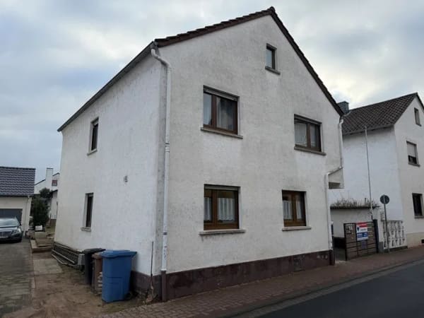 Immobilie in Karlstein am Main - Keine Käuferprovision! Kaufen Sie ab € 939,- mtl.* / EFH gr. Garten & Garage ! - Bild 2