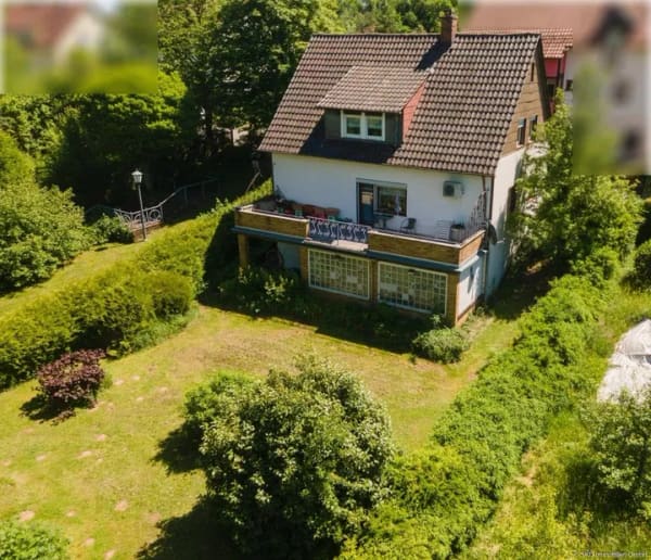 Immobilie in Schwarzach - Schwarzach: Viel Platz, sonniger XXL-Garten und Raum für Ihre Wohnträume - Bild 0