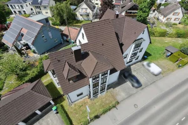 Immobilie in Salem - Große Dachgeschosswohnung in kleinem 6-Familienhaus in Salem, nahe des Schlosssees - Bild 0