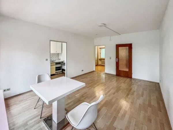 Immobilie in Höchberg - Sofort bezugsfrei: Gemütliche 2-Zimmer-Wohnung mit Balkon - Bild 3