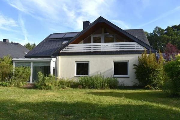 Immobilie in Bernkastel-Kues - Wohnen am Kurpark – viel Raum für Familie, Leben und neue Möglichkeiten - Bild 1