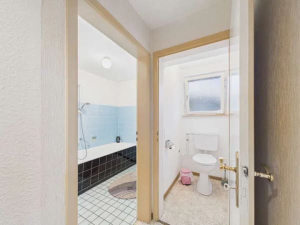 Immobilie in Sulz am Neckar - Vielseitiges Haus mit großem Garten und Ausbaupotential für Anlieger - Bild 4