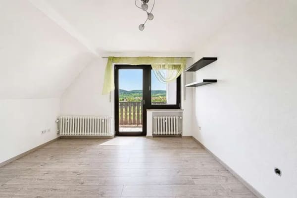 Immobilie in Elfershausen - EFH in Trimberg mit toller Aussicht auf das Saaletal zvk., 124 m² Wfl., 270 m² Grundfl. - Bild 2