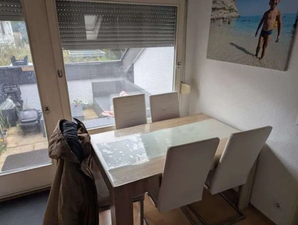 Immobilie in Weinstadt - 2-Zimmer-Dachgeschosswohnung in Weinstadt mit Außenstellplatz - Bild 1