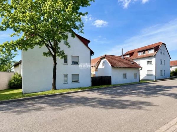 Immobilie in Dachwig - antaris Immobilien GmbH **Solide 2-Zi.-Wohnung - nachhaltige Vermietbarkeit** - Bild 0