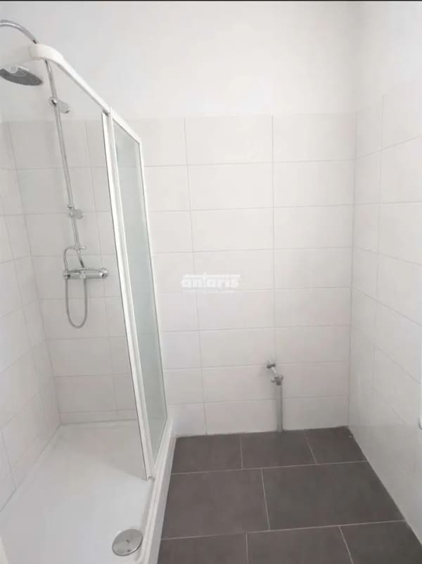 Immobilie in Dachwig - antaris Immobilien GmbH **Solide 2-Zi.-Wohnung - nachhaltige Vermietbarkeit** - Bild 2