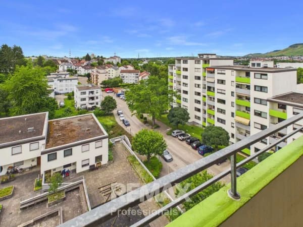 Immobilie in Weinstadt - Attraktive 2-Zimmer-Wohnung im 7. OG - mit Aufzug! - Bild 1