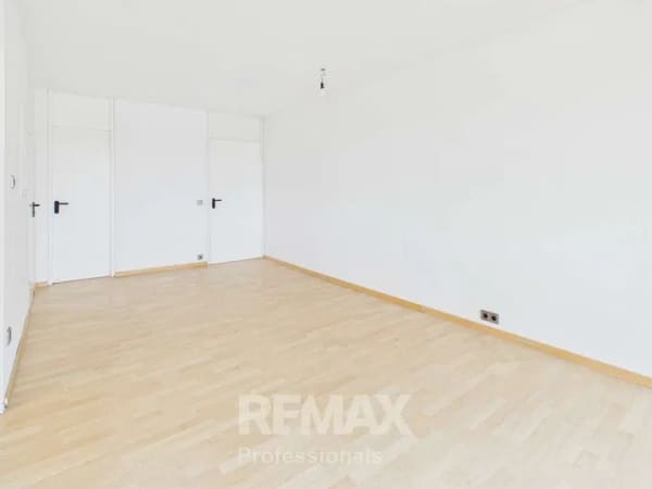 Immobilie in Weinstadt - Attraktive 2-Zimmer-Wohnung im 7. OG - mit Aufzug! - Bild 3