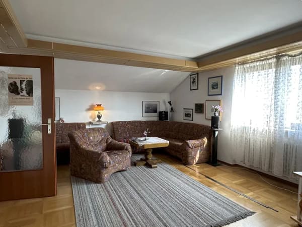 Immobilie in Neubeuern - Dachgeschosswohnung mit Südbalkon – Großzügig wohnen in Neubeuern - Bild 1