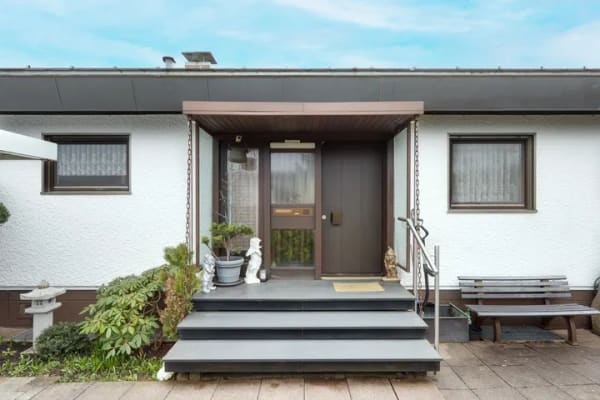 Immobilie in Westerheim - Wohnkomfort und Flexibilität: Bungalow mit Einliegerwohnung in Westerheim - Bild 2