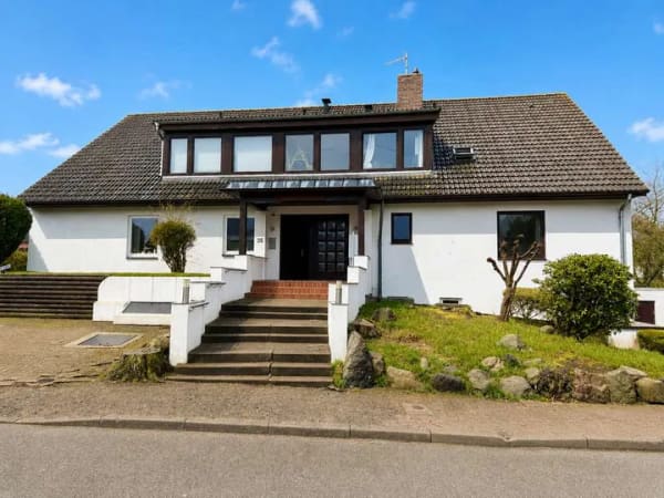 Immobilie in Scharbeutz - Mehrfamilienhaus mit zwölf Wohneinheiten in schöner Lage von Scharbeutz - Bild 1