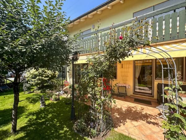 Immobilie in Höhenkirchen-Siegertsbrunn - Familienfreundliche Doppelhaushälfte mit Gartenidylle und viel Raum! - Bild 0