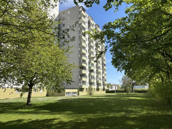 Immobilie in Elchingen - Helle und sonnige 3-Zimmer-Wohnung im 7. Stock mit 2 Balkonen - Bild 0