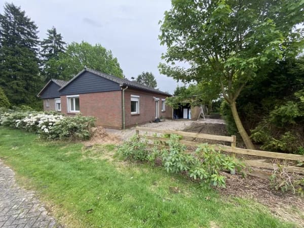 Immobilie in Edewecht - Sanierungsfähiger Bungalow in Sackgassenlage mit großzügigem Grundstück - Bild 3