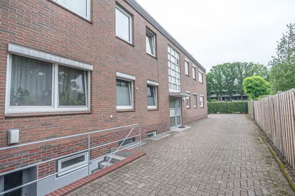 Immobilie in Bad Zwischenahn - Ruhiges Wohnen in zentrumsnaher Sackgassenlage! 2 ZKB Wohnung mit Terrasse - Bild 1