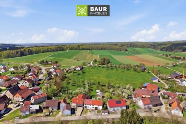Immobilie in Ehingen (Donau) - 360° | Viel Platz für Lebensträume & sofort frei! EFH mit großem Grundstück und Scheune bei Ehingen - Bild 3