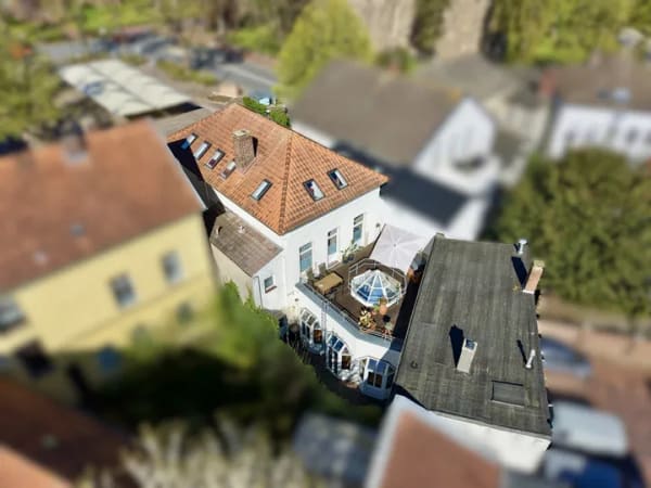 Immobilie in Varel - Ein Stück Tradition in Varel am Schlossplatz! Historisches Stadthaus zu verkaufen - Bild 1