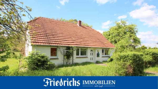 Immobilie in Bad Zwischenahn - Sanierungsbedürftiges Wohnhaus mit großzügigem Grundstück in verkehrsgünstiger Lage von Bad Zw'ahn - Bild 0