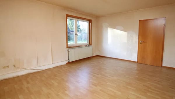 Immobilie in Bad Zwischenahn - Sanierungsbedürftiges Wohnhaus mit großzügigem Grundstück in verkehrsgünstiger Lage von Bad Zw'ahn - Bild 4