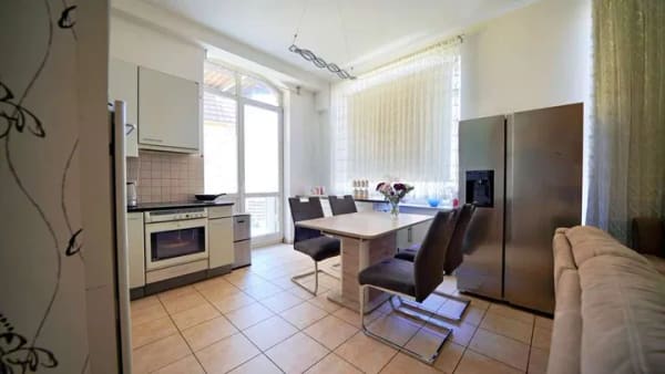 Immobilie in Gemmrigheim - Vermietete 3-Zimmer-Wohnung mit Balkon, TG-Stellplatz & Mietsteigerungsmöglichkeit - Bild 2