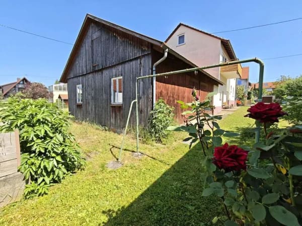 Immobilie in Mössingen - Großzügiges Familienhaus mit 7 Zimmern, Garten und Scheune in zentraler Lage von Mössingen - Bild 1