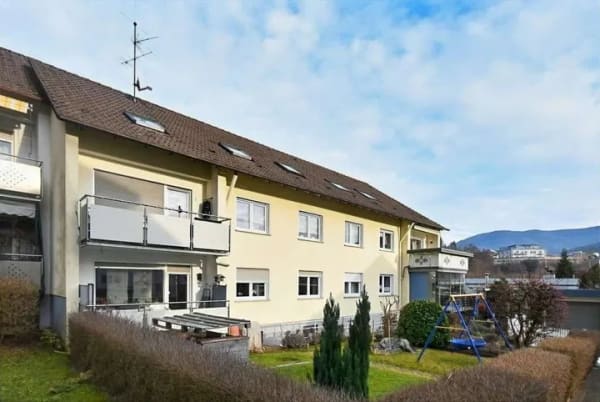 Immobilie in Elzach - Kapitalanlage mit Perspektive: Gepflegtes 3-Familienhaus, eine Wohnung bezugsfrei - Bild 0