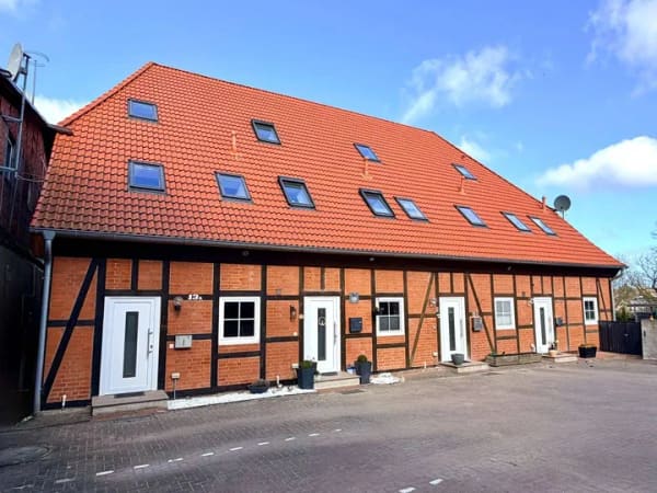 Immobilie in Schönberg - Endreihenhaus mit Oberteichblick - 42 m² Terrasse und Stellplatz in zentraler Lage - Bild 1