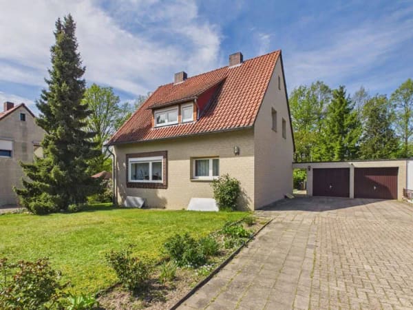 Immobilie in Bad Fallingbostel - 1-2 Familienhaus mit Doppelgarage  & XL Grundstück - Bild 0