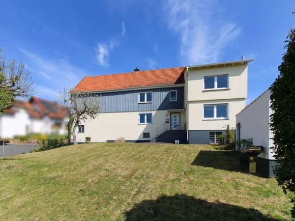 Immobilie in Großenlüder - Viel Raum für Ideen Einfamilienhaus mit Scheune Pool und großem Grundstück in Kleinlüder - Bild 1