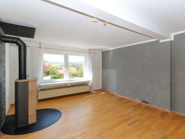 Immobilie in Großenlüder - Viel Raum für Ideen Einfamilienhaus mit Scheune Pool und großem Grundstück in Kleinlüder - Bild 3