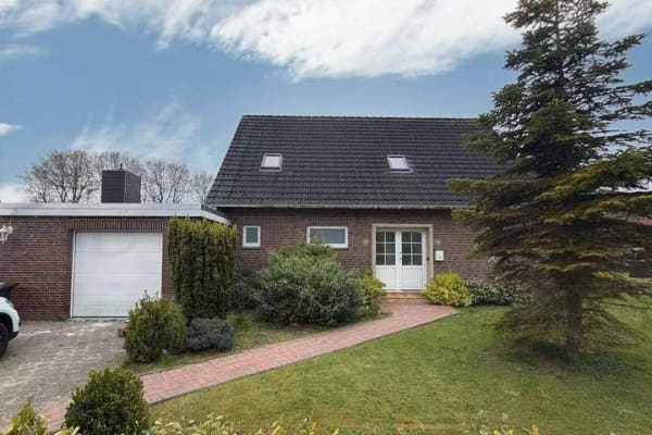 Immobilie in Wittmund - 70er-Jahre-Haus im Rohbau zum selbst verwirklichen - Bild 1