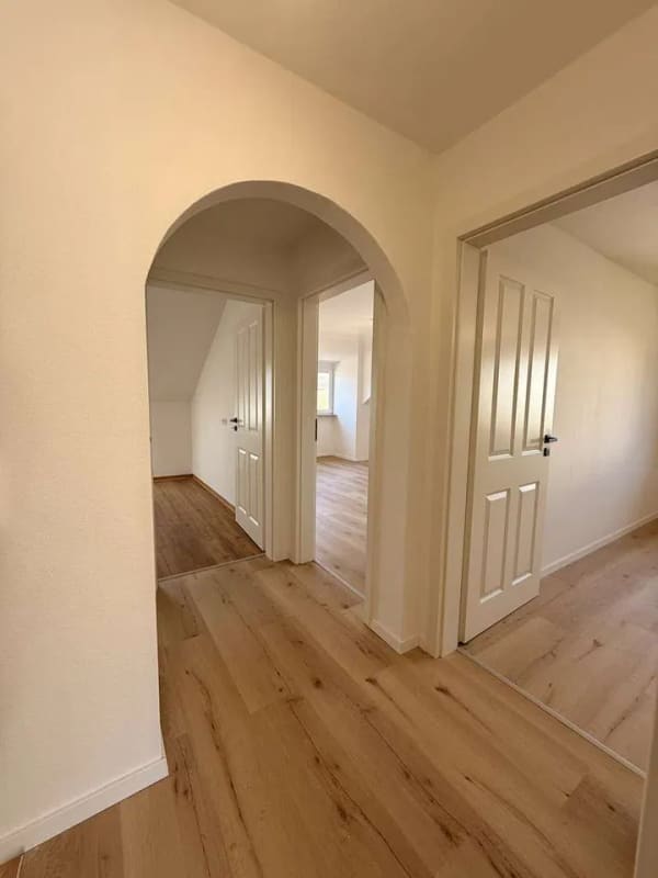 Immobilie in Bürgstadt - Helle sanierte Dachgeschosswohnung in den Bürgstadt Hills - einzigartige Aussicht - Bild 4