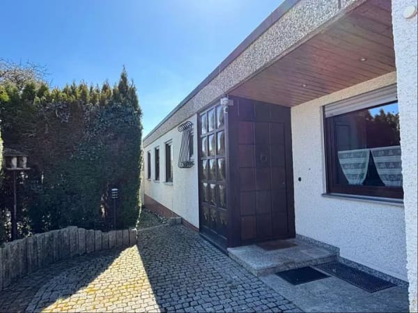 Immobilie in Niederstotzingen - Großzügiger Bungalow in begehrter Wohnlage - Bild 2
