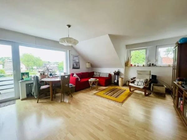 Immobilie in Gütersloh - Gut aufgeteilte DG-ETW mit sonnigem Balkon 33332 Gütersloh-Kattenstroth - Bild 1