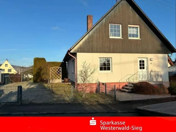 Immobilie in Betzdorf - Gemütliches Zuhause in ruhiger Wohngegend mit Terrasse und Gartenhaus - Bild 0