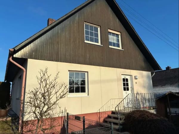 Immobilie in Betzdorf - Gemütliches Zuhause in ruhiger Wohngegend mit Terrasse und Gartenhaus - Bild 2