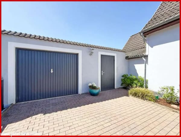 Immobilie in Busdorf - Modernisiertes Familienglück mit Gartenidylle und Blick auf die Wildwiese - Bild 2