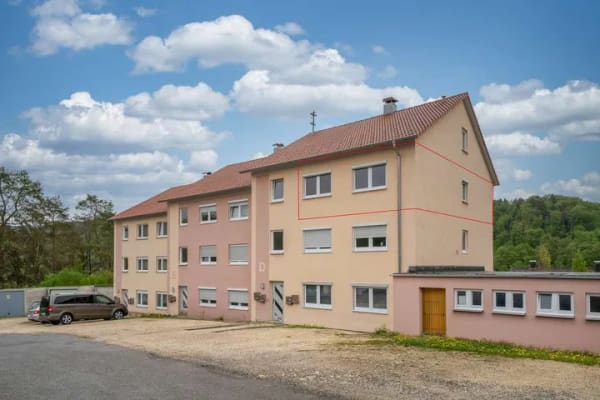Immobilie in Veringenstadt - Preisbewusst einsteigen: 3,5-Zimmer-ETW mit Loggia und Stellplatz in Veringenstadt - Bild 0