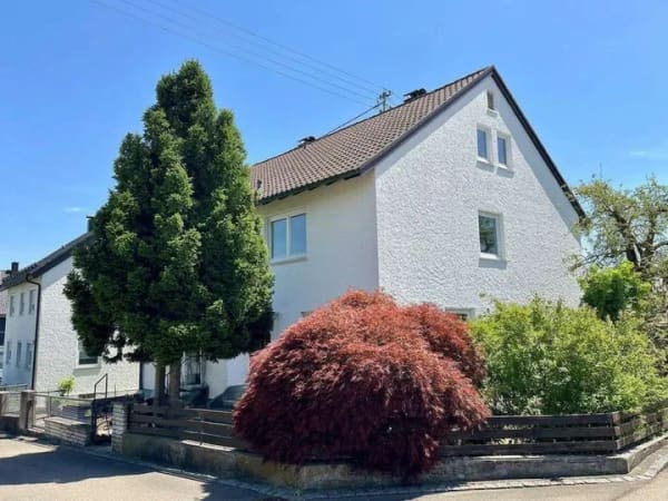 Immobilie in Illerkirchberg - Facettenreiches Zuhause in beliebter Lage mit Garten - Bild 0