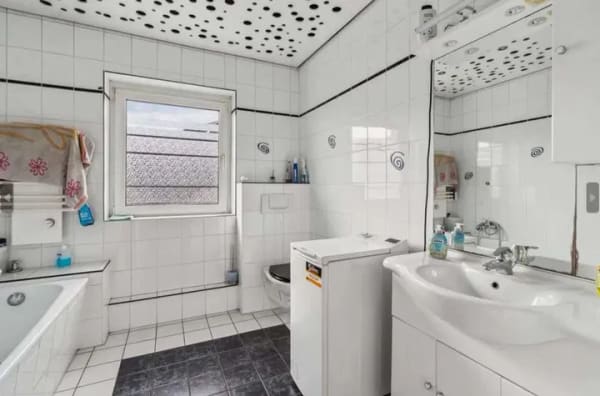 Immobilie in Rheurdt - Gepflegtes Mehrfamilienhaus in zentraler Wohnlage von Rheurdt  - MIT GUTER RENDITE  - - Bild 2