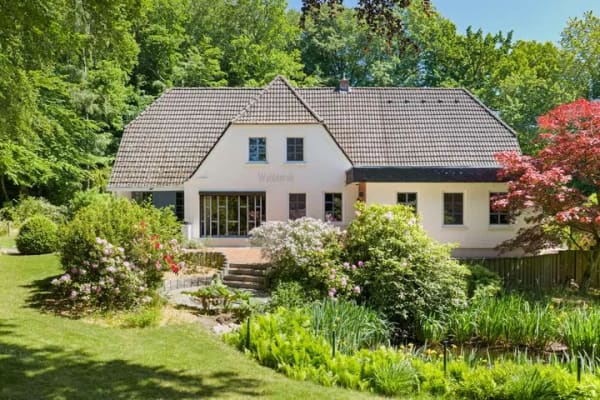 Immobilie in Mittelangeln - Landhaus in idyllischer Waldrandlage mit großem parkähnlichen Grundstück - Bild 0