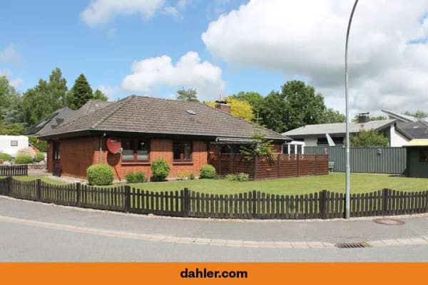 Immobilie in Breklum - Gestaltungsfähiger Bungalow-Klassiker am ruhigen Ortsrand - Bild 0