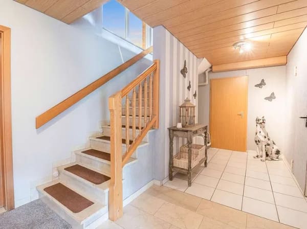 Immobilie in Leinach - ++Einfamilienwohnhaus mit Einliegerwohnung in Leinach - gut vermietet++ - Bild 2