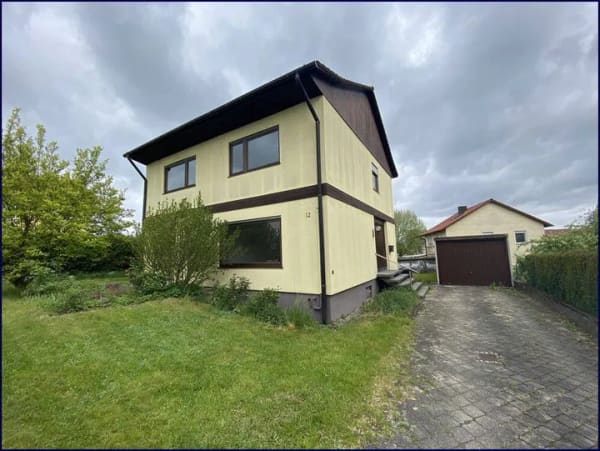 Immobilie in Poppenricht - Einfamilienhaus in ruhiger Lage mit Gartengrundstück zum Selbstgestalten! - Bild 0